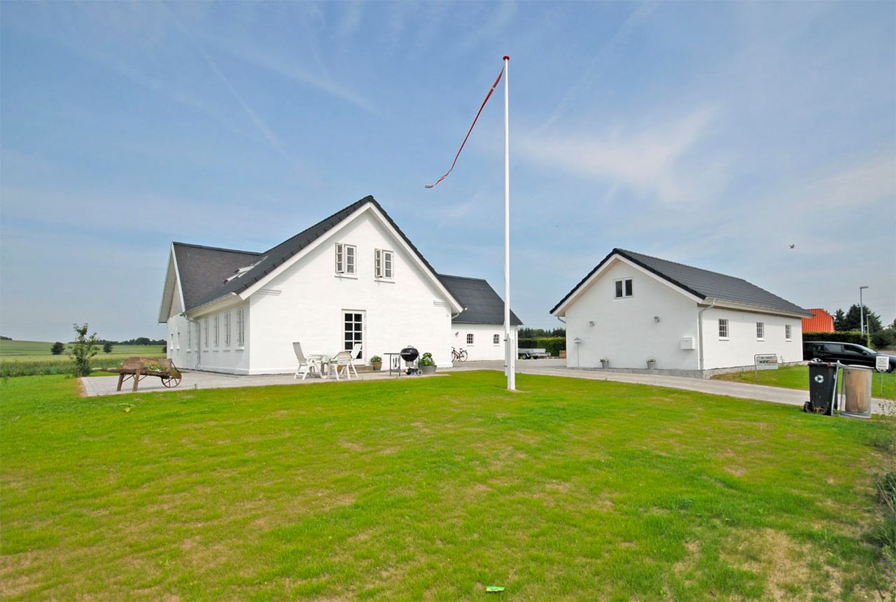 image 01